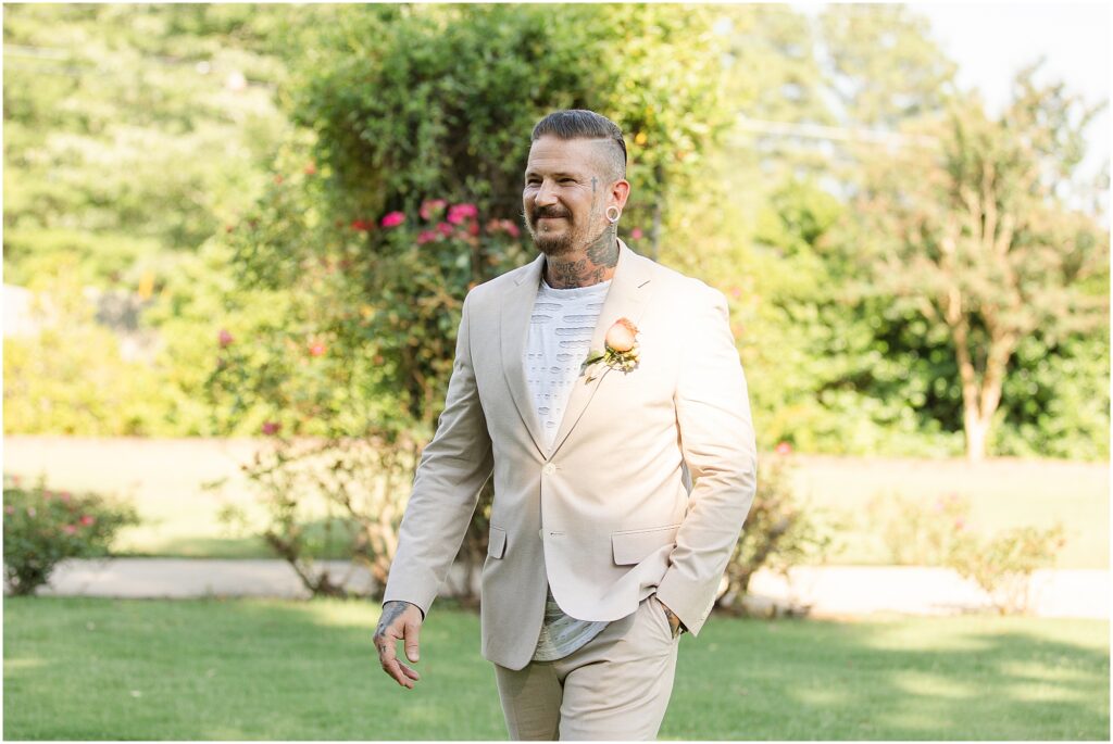 groom walking up the isle